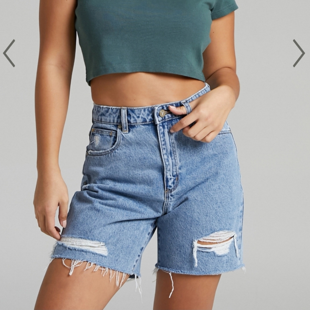 Abrand "Carrie" Jean Shorts